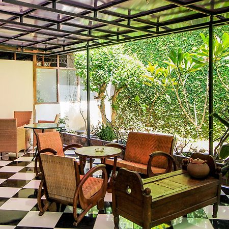 Brebek Santo Guest House Tropodo מראה חיצוני תמונה