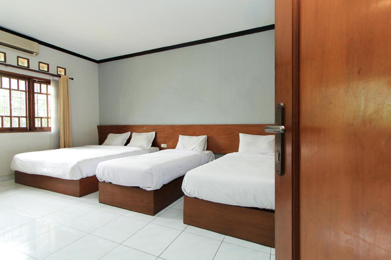 Brebek Santo Guest House Tropodo מראה חיצוני תמונה