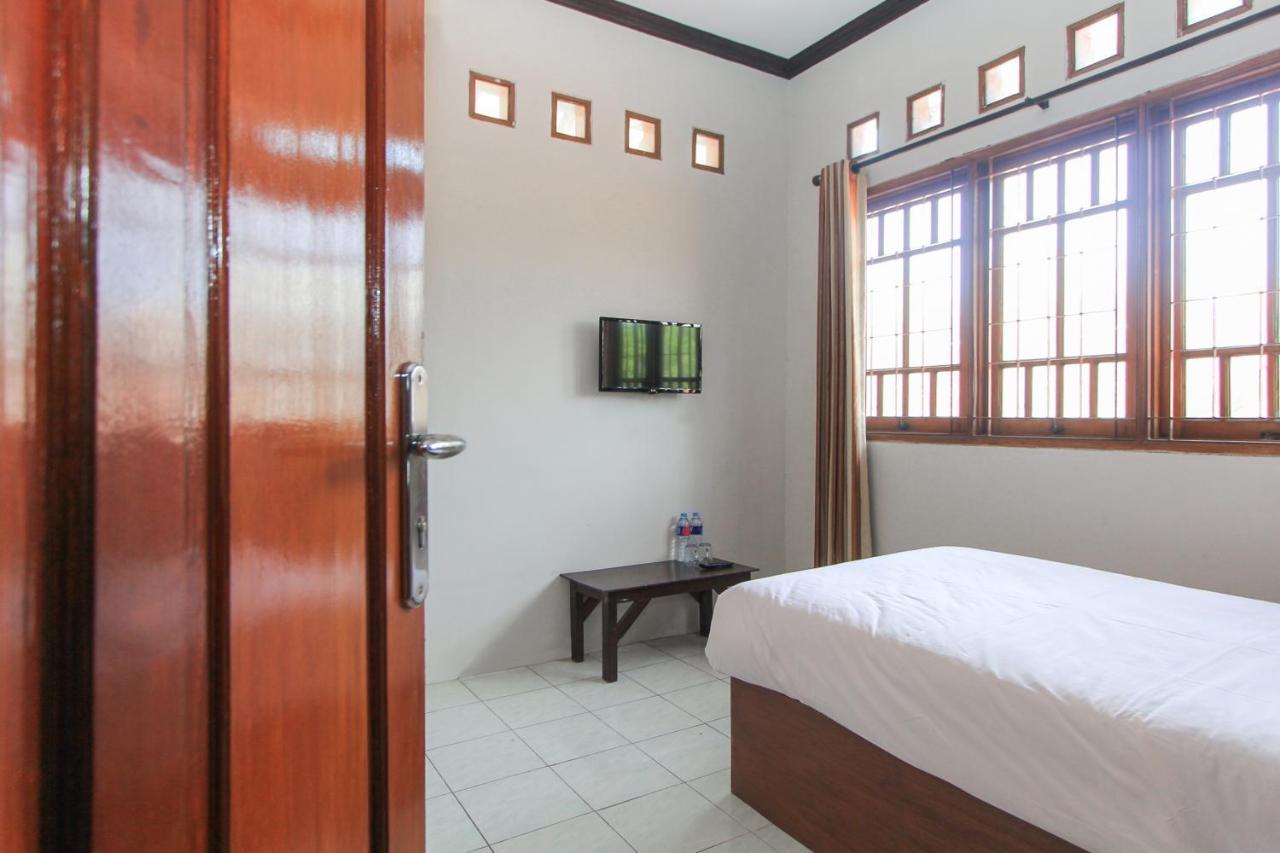 Brebek Santo Guest House Tropodo מראה חיצוני תמונה