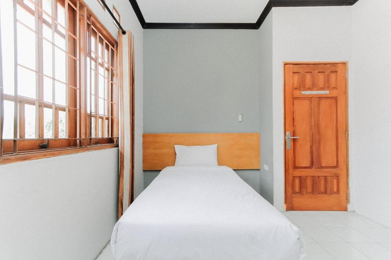 Brebek Santo Guest House Tropodo מראה חיצוני תמונה