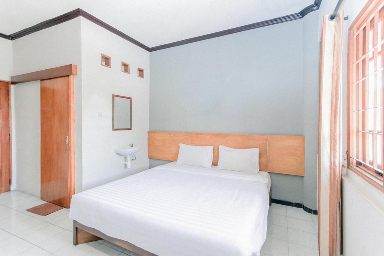 Brebek Santo Guest House Tropodo מראה חיצוני תמונה