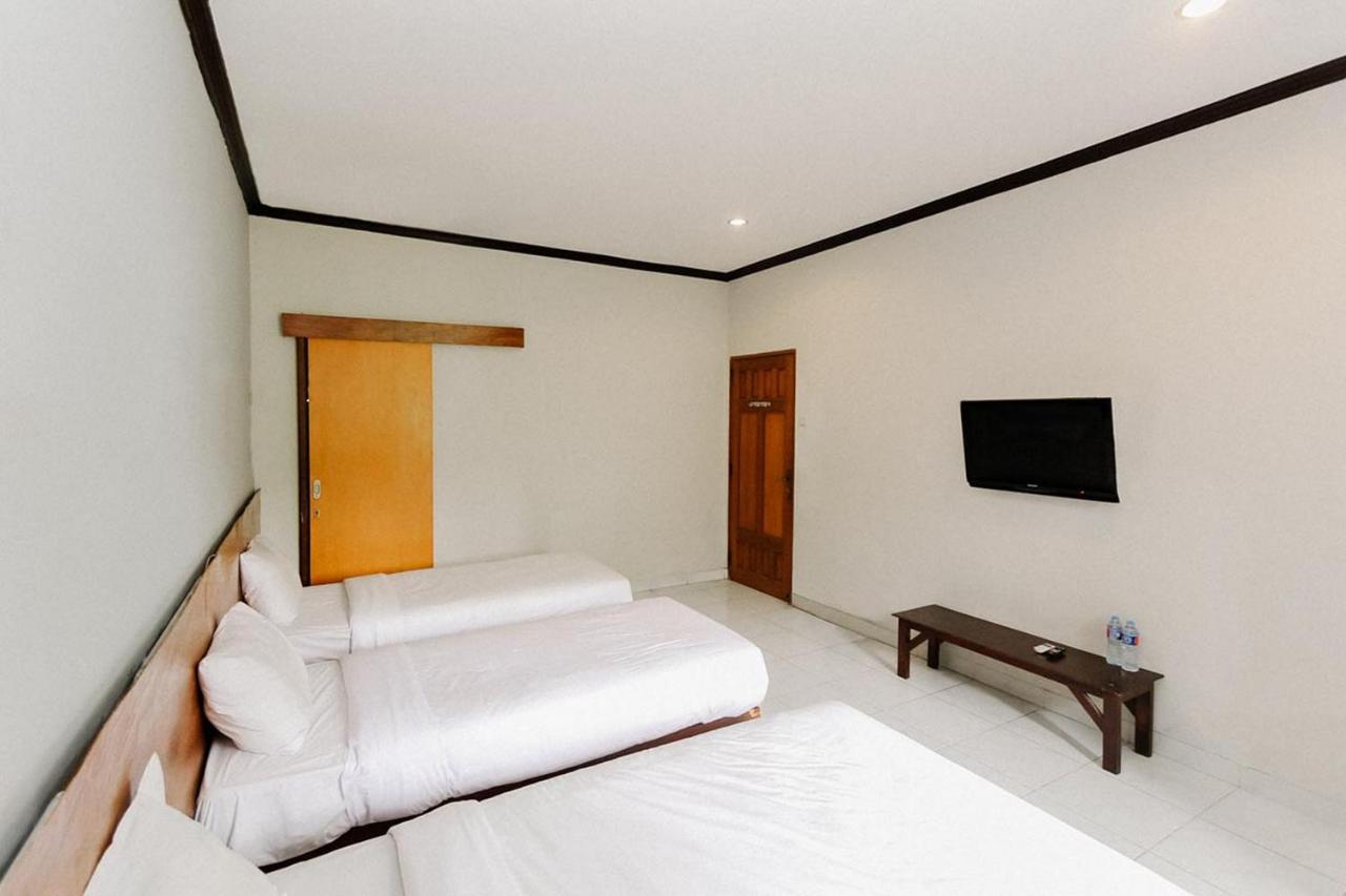 Brebek Santo Guest House Tropodo מראה חיצוני תמונה