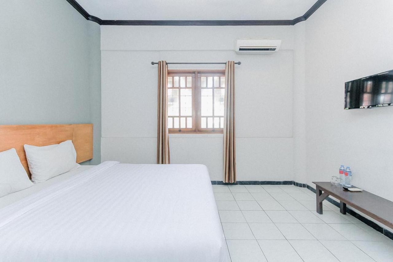 Brebek Santo Guest House Tropodo מראה חיצוני תמונה