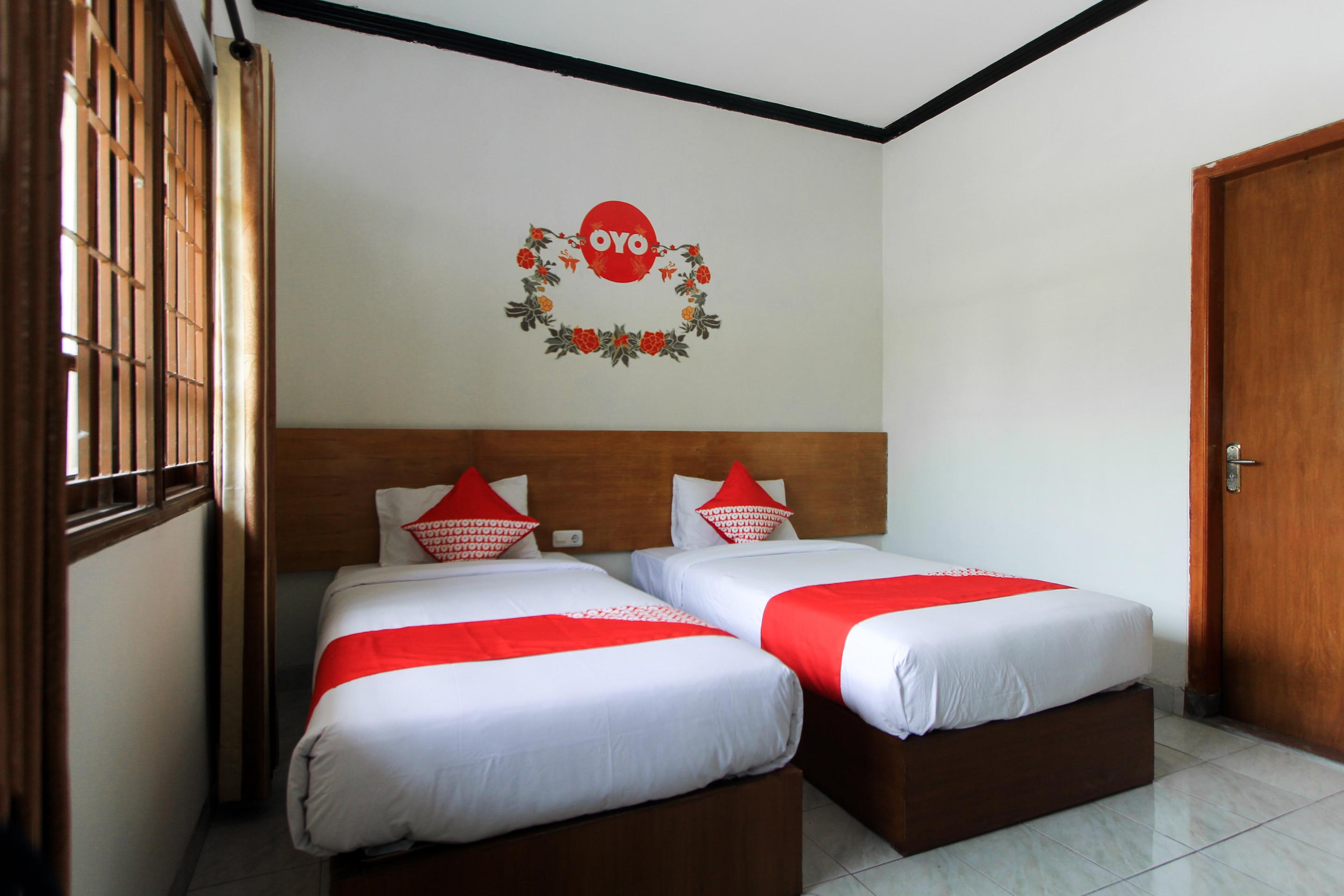 Brebek Santo Guest House Tropodo מראה חיצוני תמונה