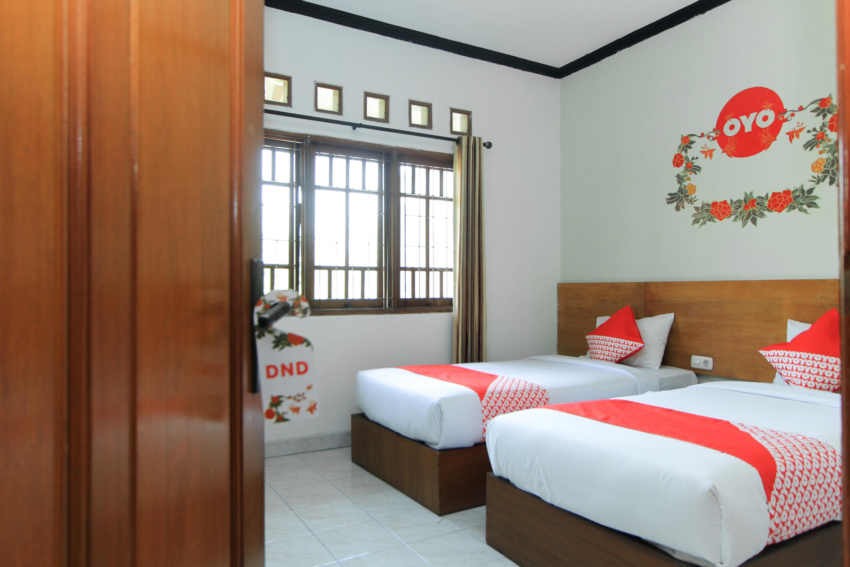 Brebek Santo Guest House Tropodo מראה חיצוני תמונה