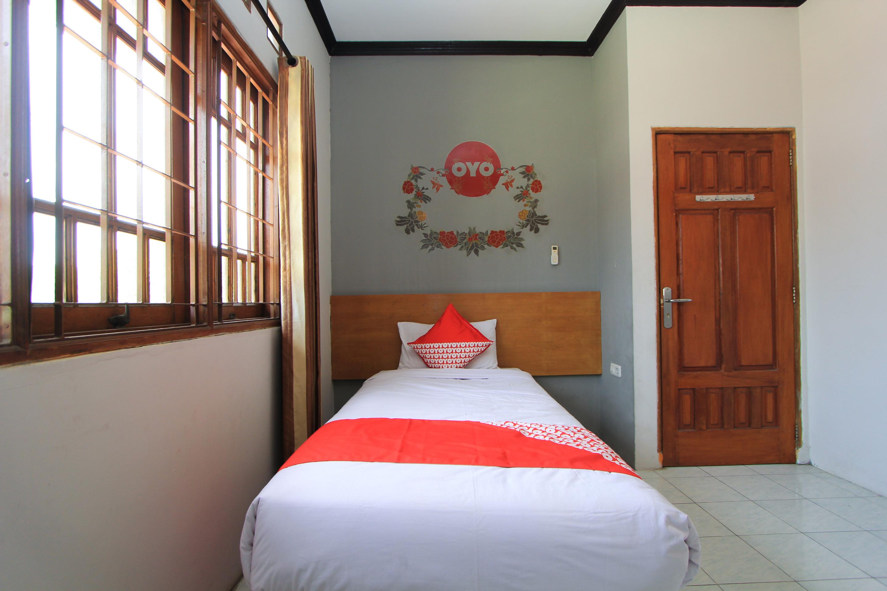Brebek Santo Guest House Tropodo מראה חיצוני תמונה