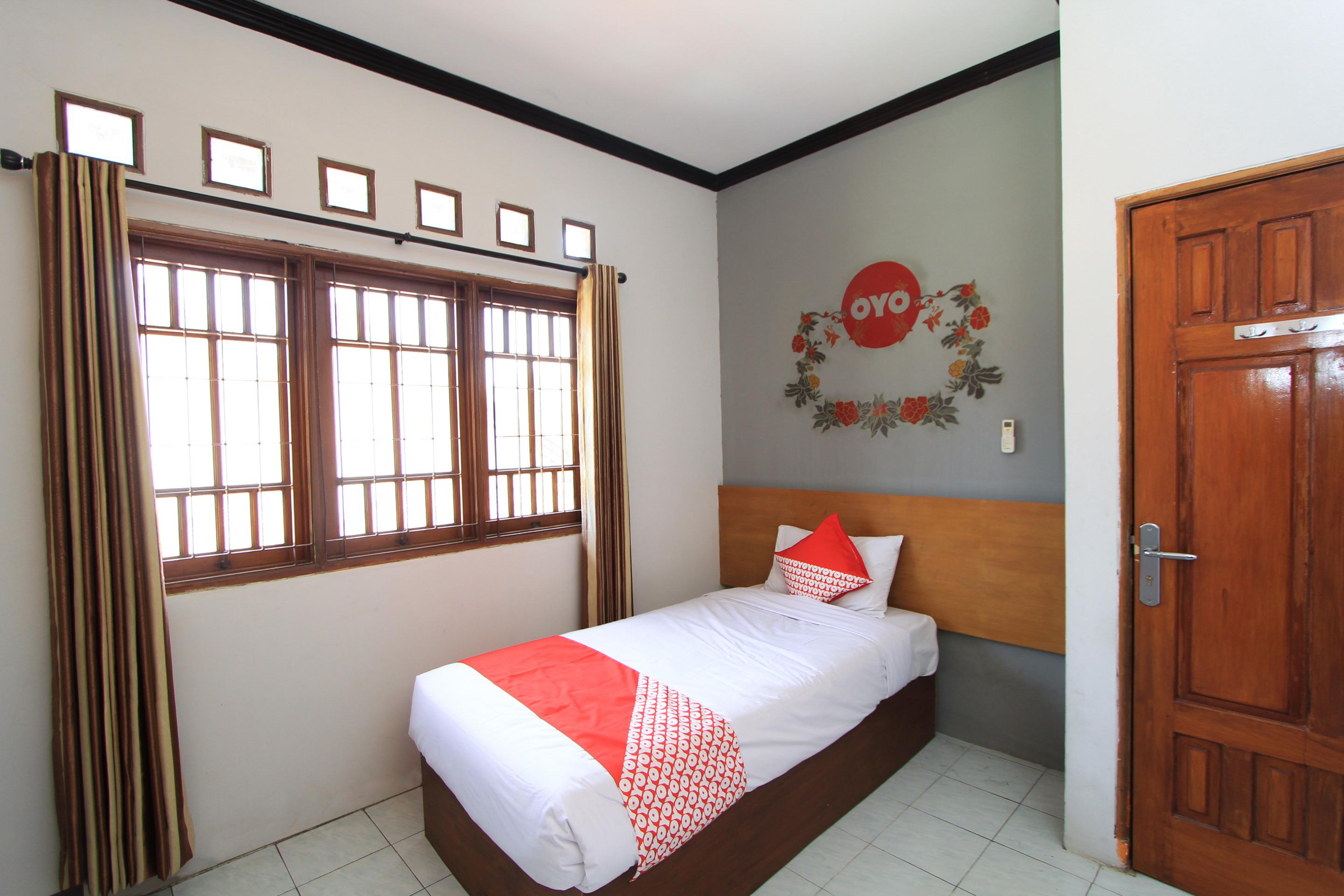Brebek Santo Guest House Tropodo מראה חיצוני תמונה
