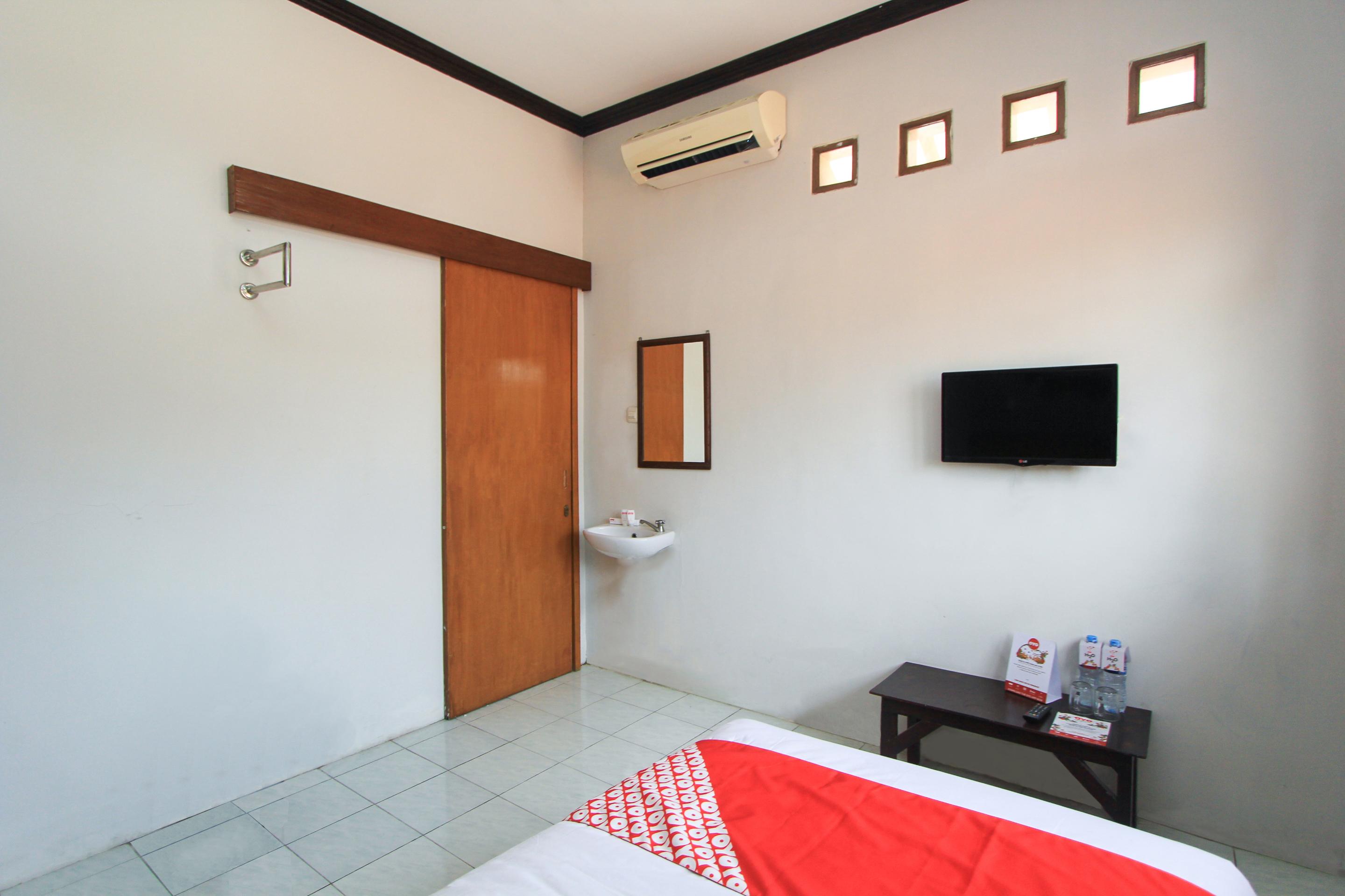 Brebek Santo Guest House Tropodo מראה חיצוני תמונה