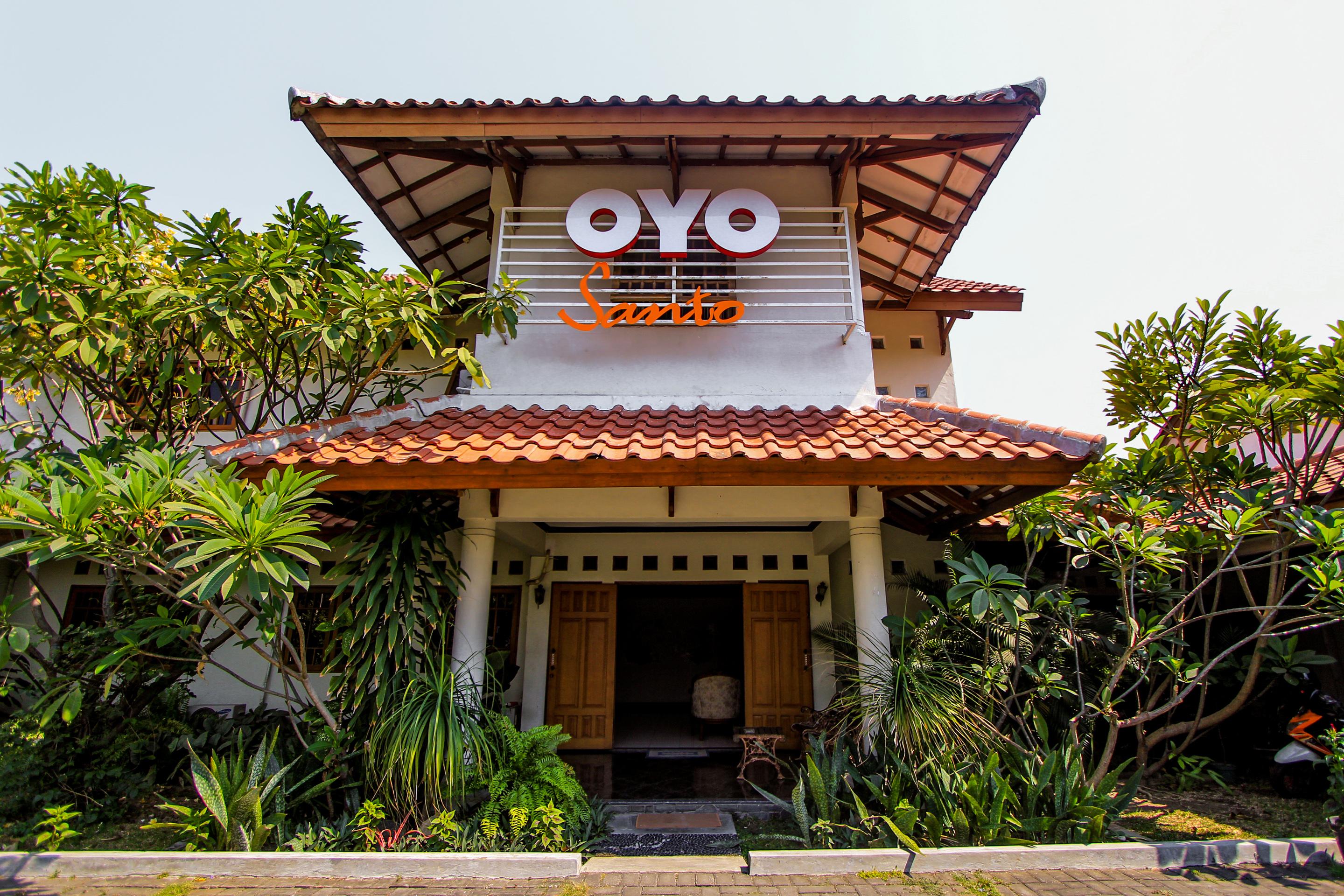 Brebek Santo Guest House Tropodo מראה חיצוני תמונה