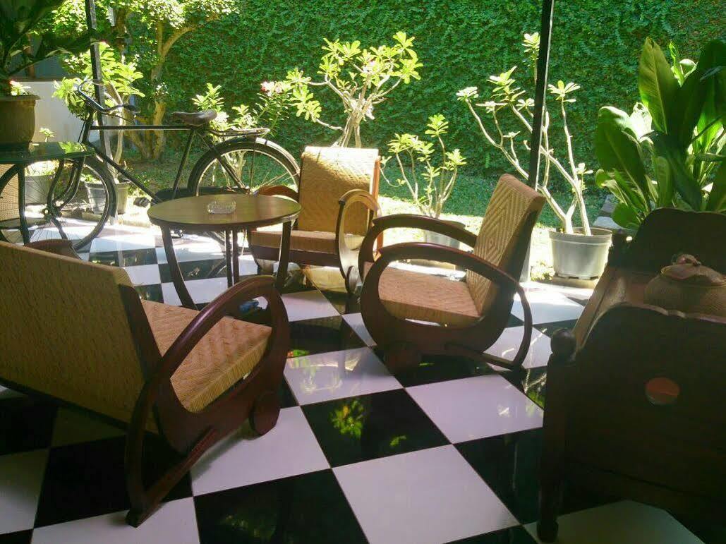 Brebek Santo Guest House Tropodo מראה חיצוני תמונה