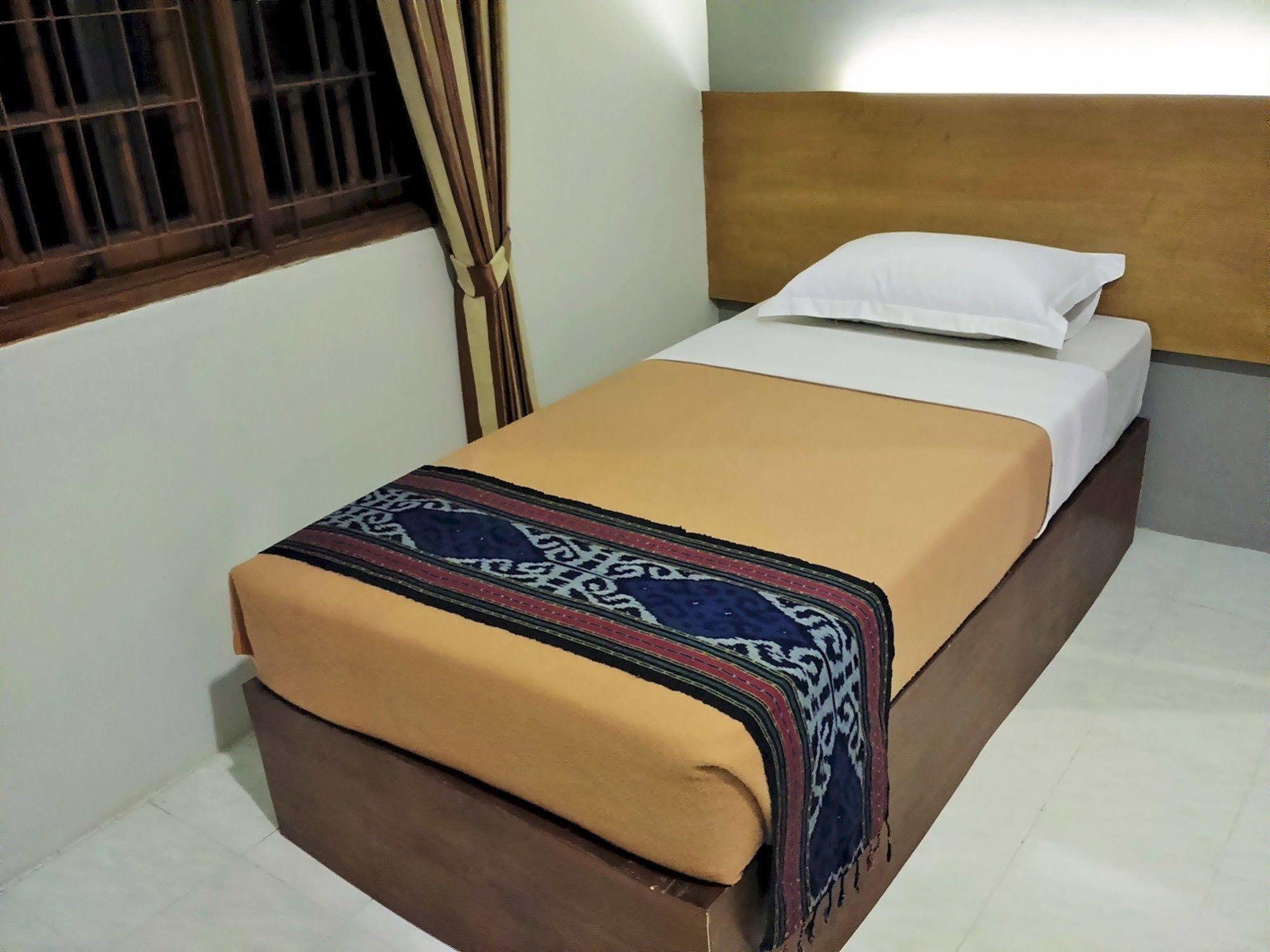 Brebek Santo Guest House Tropodo מראה חיצוני תמונה