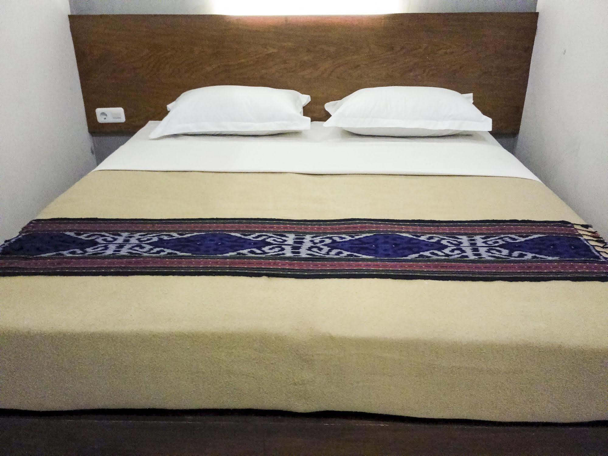 Brebek Santo Guest House Tropodo מראה חיצוני תמונה