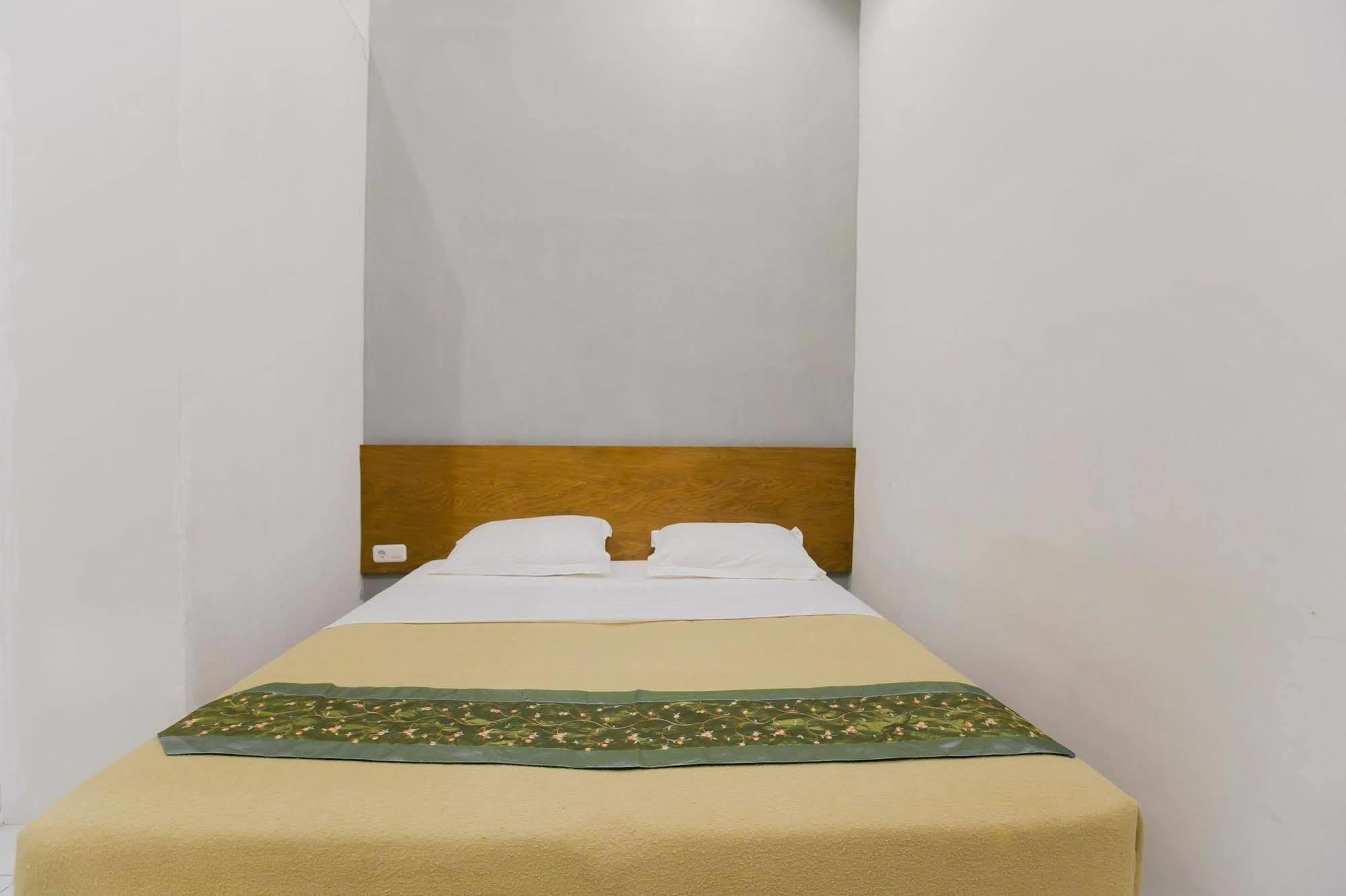 Brebek Santo Guest House Tropodo מראה חיצוני תמונה